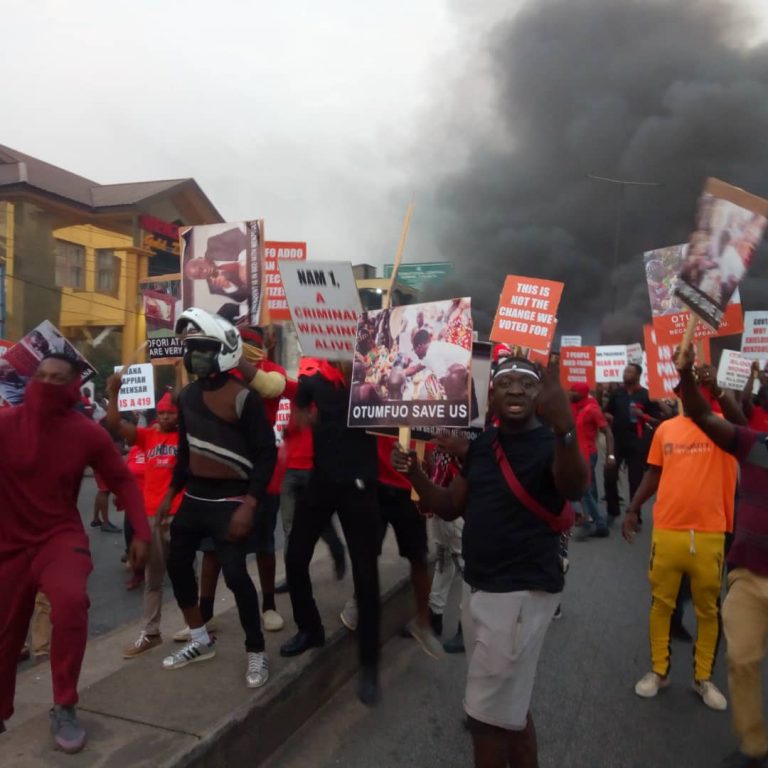 Angry Menzgold customers