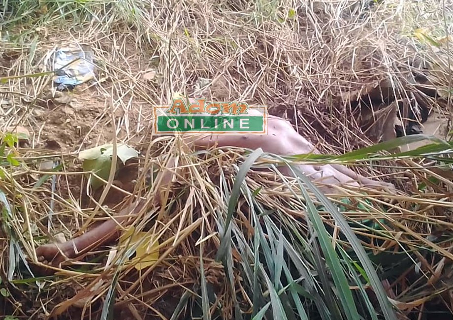 Photo: Body of man with throat slashed found at Race course in Kumasi