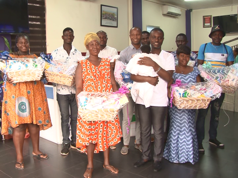 Photos: Adom FM Nyinsen Ne Awo) surprises loyal listeners