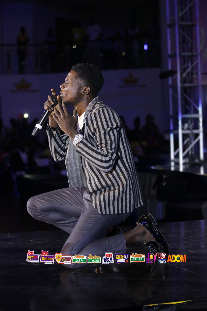 VIDEO+PHOTOS: 'Minister' Kuami Eugene storms Adom Praiz