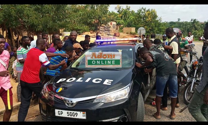 1555483696_BANK-ROBBERS-ARRESTED-TWO-AT-LARGE-AT-AWUTU-OBRAYEKO-2-696x418.jpeg