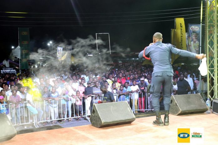 1555758378_26MTN-Adom-Kwahu-Easter-19-26wedey4u-2-696x464.jpg