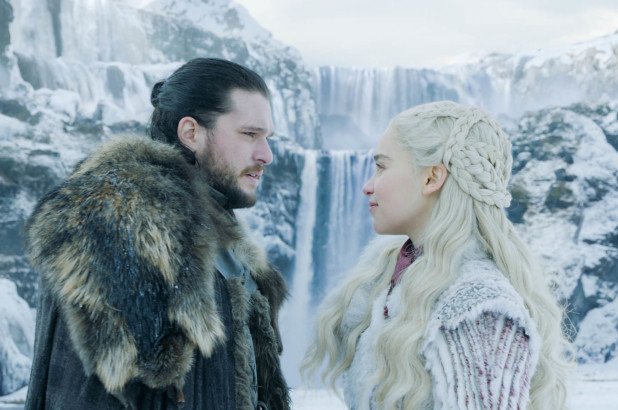 Kit-Harington-as-Jon-Snow-and-Emilia-Clarke-as-Daenerys-Targaryen.jpg