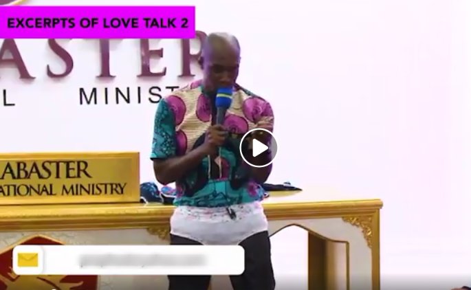 Prophet-Oduro-wears-ladies-panties-in-church-to-lecture-married-women.png