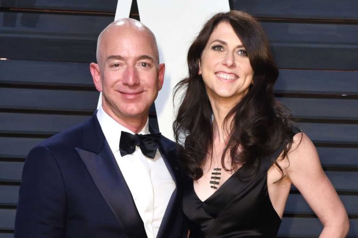 The-Bezos-couple-696x464.jpg