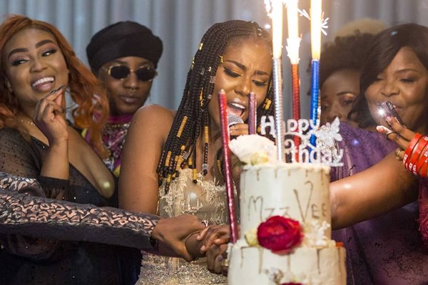 MzVee