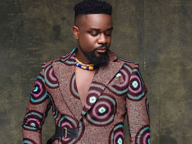 9679480370910_1765293984880 sarkodie