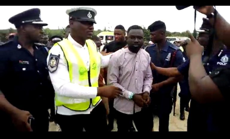 Photos: Thieves snatch car in front of IGP