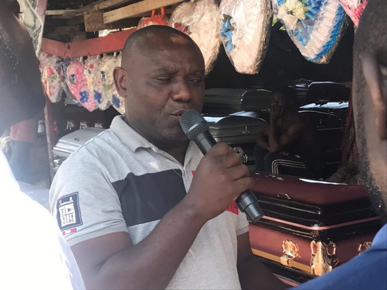 Coffin sellers cry over low sales; now offer them on credit