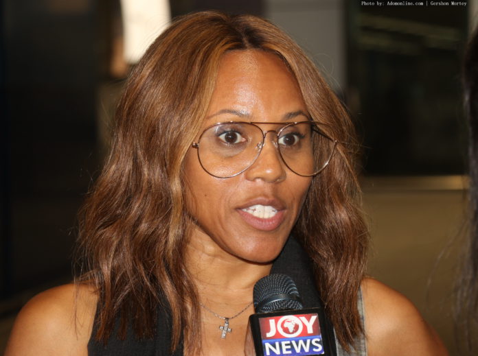 Deborah cox Arrive in Ghana_16