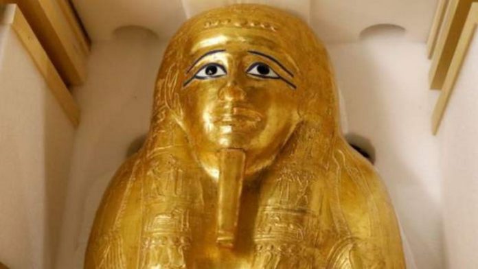 The-highly-ornamented-coffin-was-bought-by-the-Metropolitan-Museum-of-Art-for-4m (Copy)