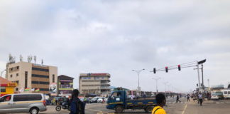 Drivers who usually ply Lapaz (Las Palmas) stretch on the N1 highway from Mallam-Nyamekye junction towards the Accra Mall would recognize that there are no traffic lights prompting them to traffic.