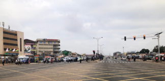Drivers who usually ply Lapaz (Las Palmas) stretch on the N1 highway from Mallam-Nyamekye junction towards the Accra Mall would recognize that there are no traffic lights prompting them to traffic.