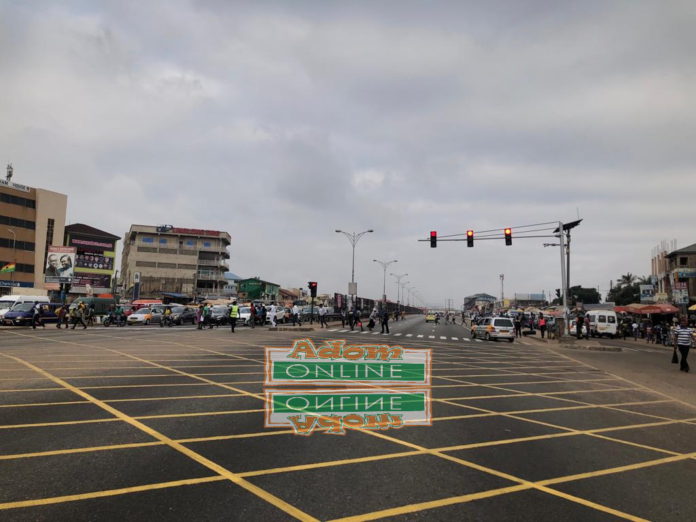 Drivers at risk as N1 traffic light ‘disappears’ at Lapaz Drivers who usually ply Lapaz (Las Palmas) stretch on the N1 highway from Mallam-Nyamekye junction towards the Accra Mall would recognize that there are no traffic lights prompting them to traffic.