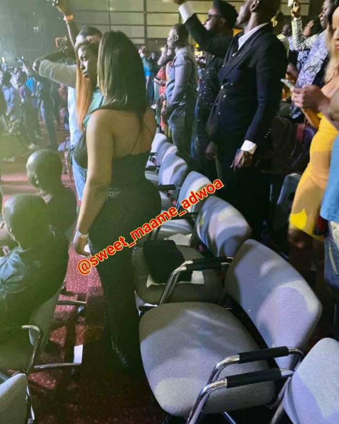 74702438_101708347949887_5637142283683787833_n Photos suggest the actress uses special cushion to sit after butt job.