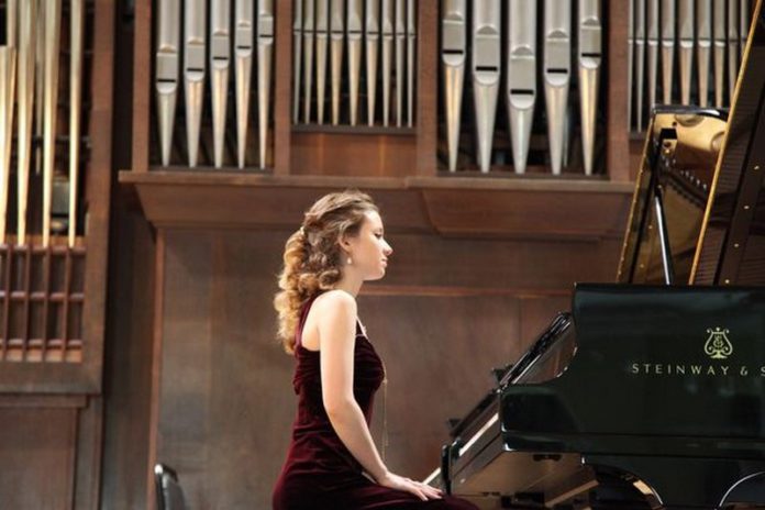 Elina studied at the world famous Moscow State Tchaikovsky Conservatory (Image: social media / east2west news) Elina studied at the world famous Moscow State Tchaikovsky Conservatory (Image: social media / east2west news)