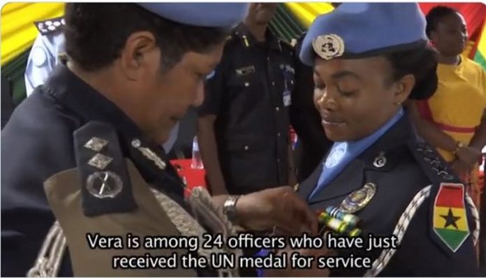 police officers get UN medal police officers get UN medal