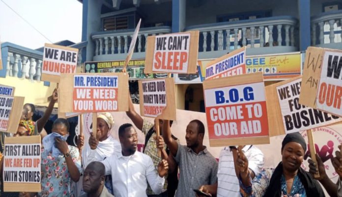 Customers of Defunct Savings and Loans Companies