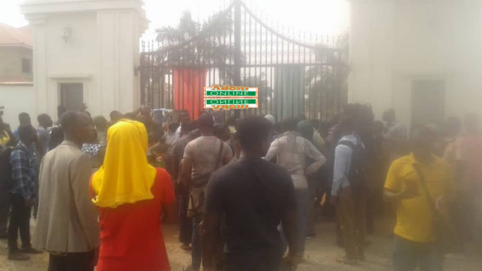 angry menzgold customers angry menzgold customers