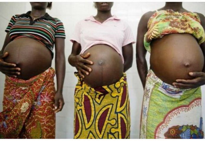 Teenage-pregnant-mothers