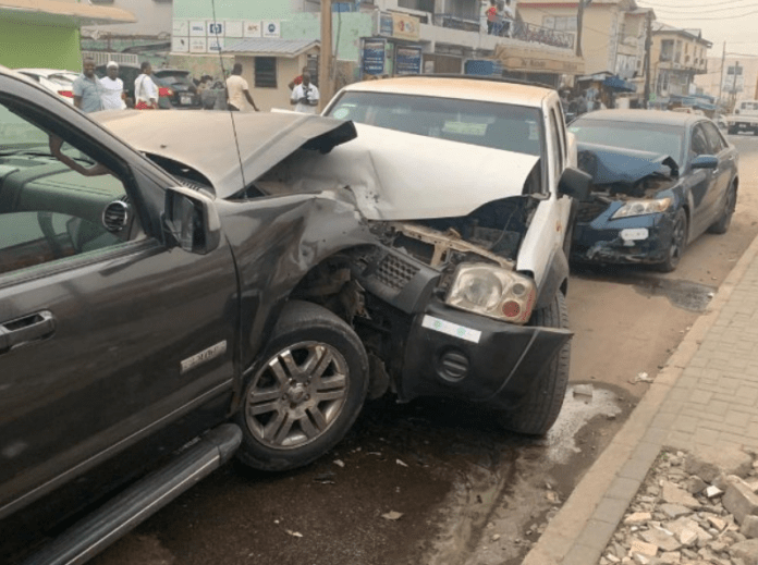 Amandzeba survives car crash after bumping into 2 cars
