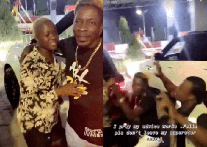 Shatta Wale kneels before Fella; visits Medikal to save their relationship Shatta Wale kneels before Fella; visits Medikal to save their relationship