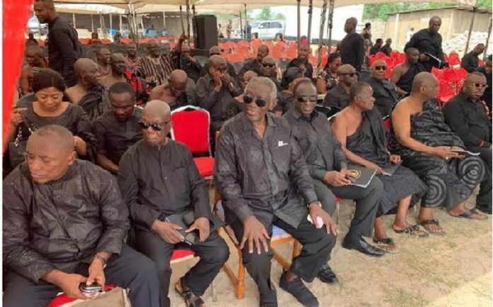 Former President John Agyekum Kufuor with some officials at Tommy Amematekpor's funeral in Agbozume Former President John Agyekum Kufuor with some officials at Tommy Amematekpor's funeral in Agbozume