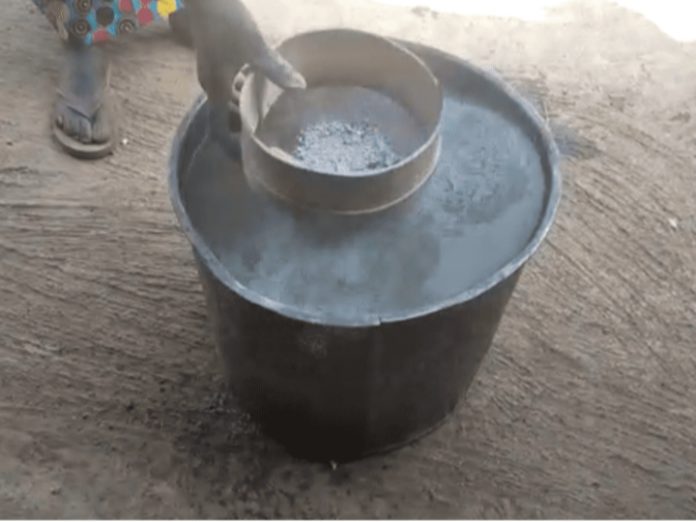 Nambagla treat water with ashes Nambagla treat water with ashes