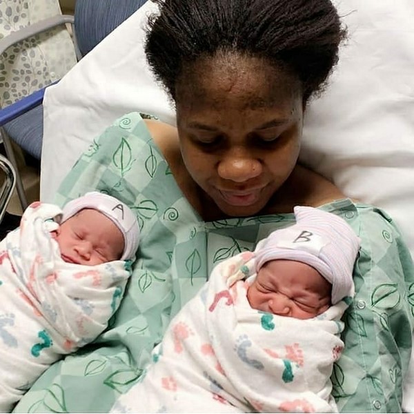 40 year old gives birth to twins 40 year old gives birth to twins