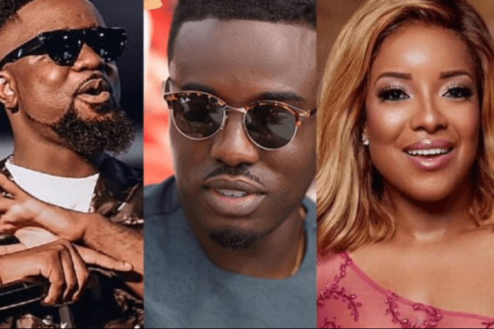 Sarkodie, Criss Waddle and Joselyn Dumas are among celebs who have helped people amid the coronavirus outbreak Sarkodie, Criss Waddle and Joselyn Dumas are among celebs who have helped people amid the coronavirus outbreak