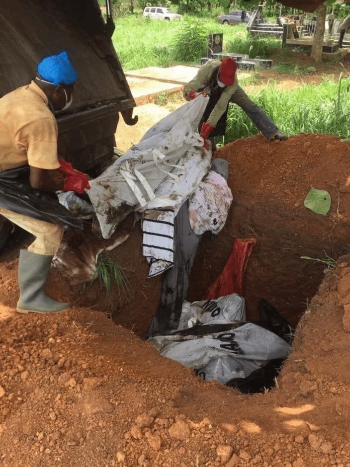 Maa burial