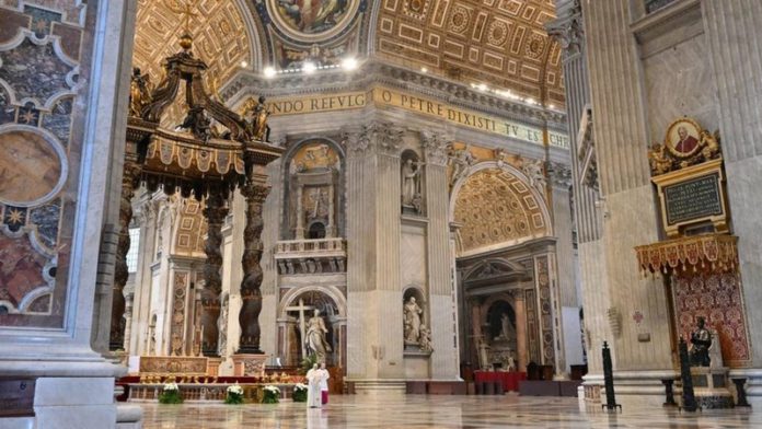 unnamed (Copy) pope francis in church