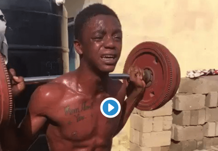 Video of a young man, who was caught red-handed for stealing in Teshie in Ghana went viral Video of a young man, who was caught red-handed for stealing in Teshie in Ghana went viral