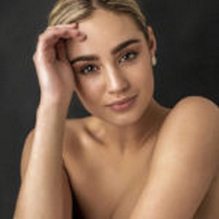 BIANCA SCHOOMBEEPIC: 123RF