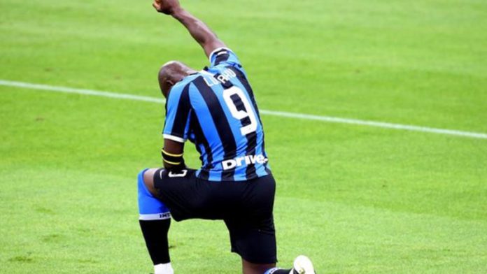 Lukaku celebrated his goal by taking a knee while raising his right fist in the air to show support for the Black Lives Matter movement Lukaku celebrated his goal by taking a knee while raising his right fist in the air to show support for the Black Lives Matter movement