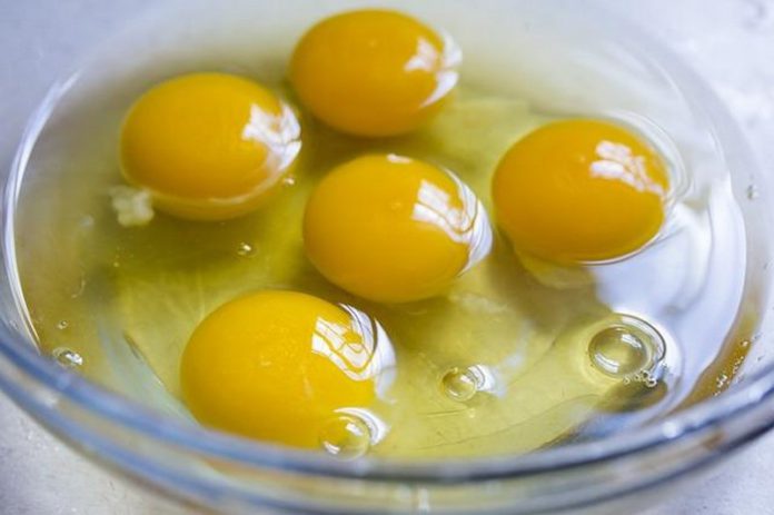 raw eggs raw eggs