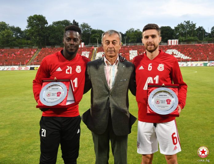 Gyasi with club manager and midfielder Pinto Gyasi with club manager and midfielder Pinto