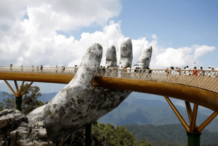 The Golden Bridge. Reuters/Nguyen Huy Kham The Golden Bridge. Reuters/Nguyen Huy Kham