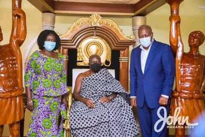 Mahama, Jane Naana Opoku-Agyemang poses with Otumfuo Mahama, Jane Naana Opoku-Agyemang poses with Otumfuo