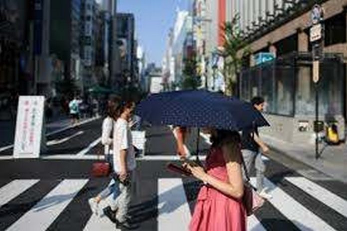 The Japanese city that banned ‘smartphone-walking’ The Japanese city that banned ‘smartphone-walking’