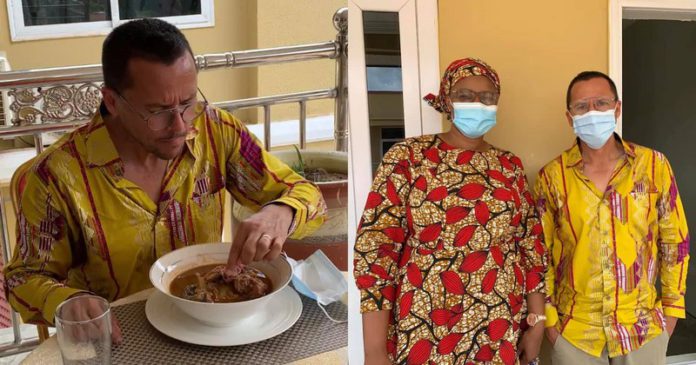 Australian High Commissioner causes stir after pictured eating fufu with left hand Australian High Commissioner causes stir after pictured eating fufu with left hand