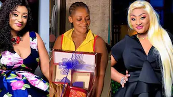 Meet Kumawood actress Ellen White's lookalike sister Meet Kumawood actress Ellen White's lookalike sister
