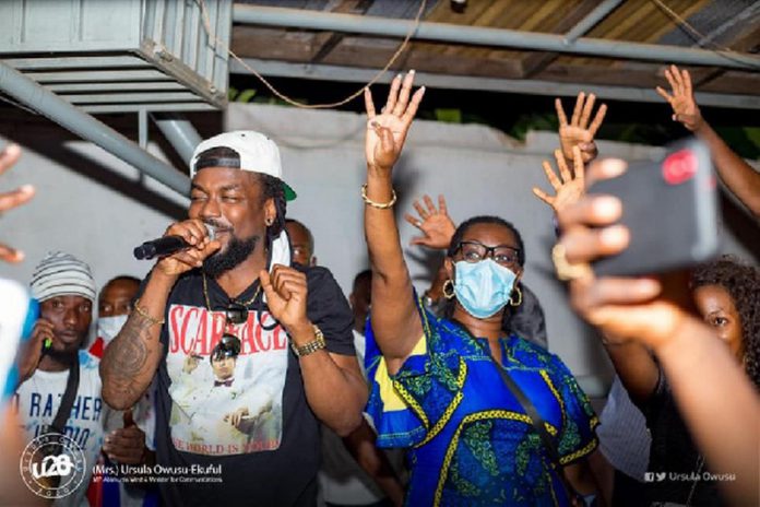 Samini on stage with Ursula Owusu-Ekuful Samini on stage with Ursula Owusu-Ekuful