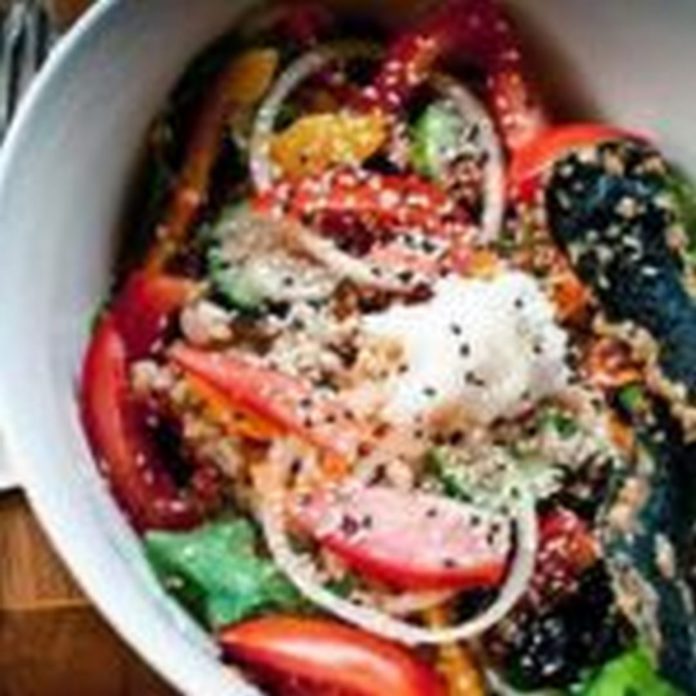 food-mistakes-during-the-weekend-which-is-ruining-your-weight-loss-efforts-150x150 (Copy)