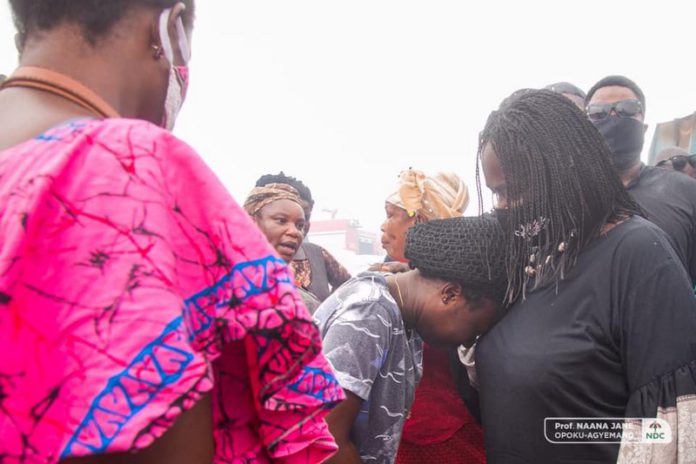 Prof Opoku-Agyemang consoles victims of Odawna fire Prof Opoku-Agyemang consoles victims of Odawna fire