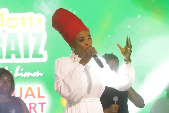 Diana Asamoah at Adom Praiz 2020 Diana Asamoah at Adom Praiz 2020