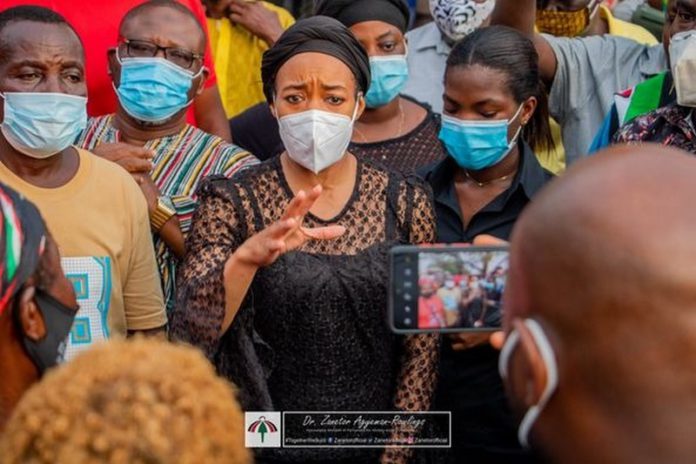 Zenator Rawlings visits victims of Circle-Odawna market fire Zenator Rawlings visits victims of Circle-Odawna market fire