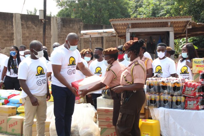 Presentation of items to the ward