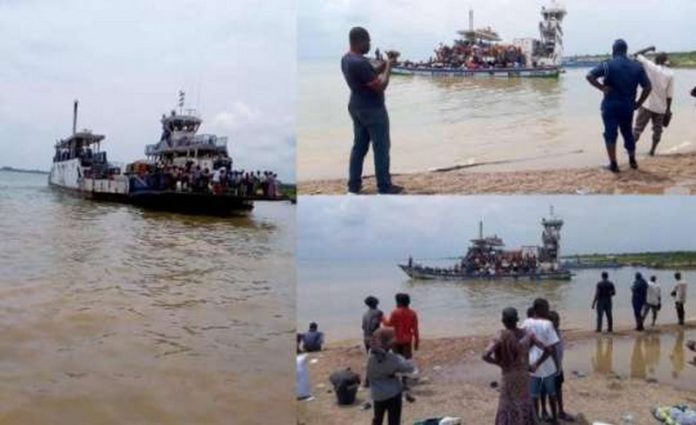 Oti River ferry breaks down Oti River ferry breaks down