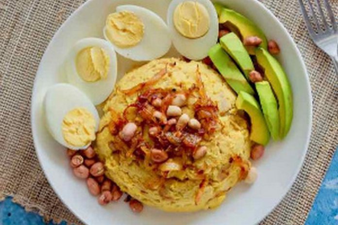 ‘Etor’ is prepared with boiled or roasted plantain, cocoyam or yam, and mixed with palm oil ‘Etor’ is prepared with boiled or roasted plantain, cocoyam or yam, and mixed with palm oil